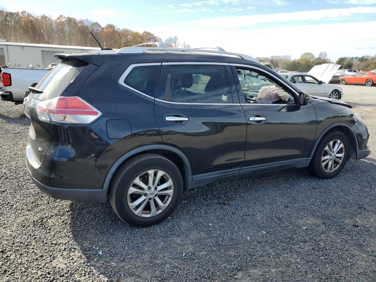 2016 Nissan Rogue - Image 3