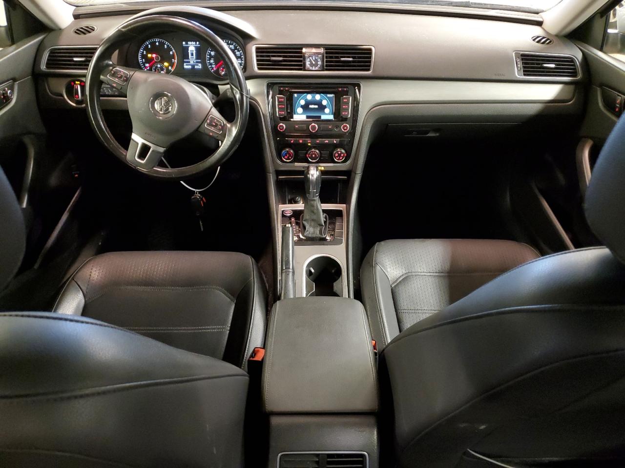2014 Volkswagen Passat - Image 8