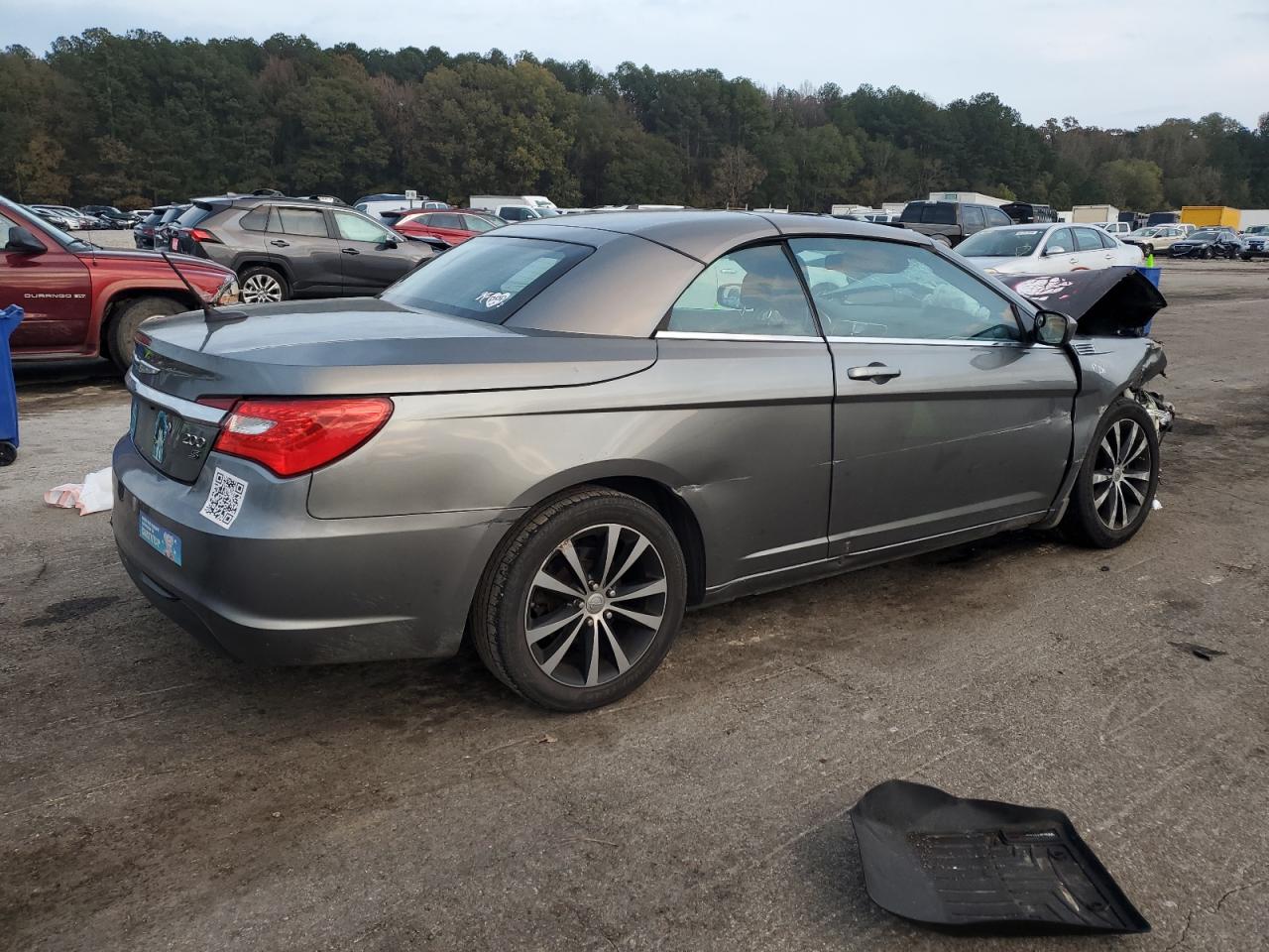 2013 Chrysler 200 - Image 3