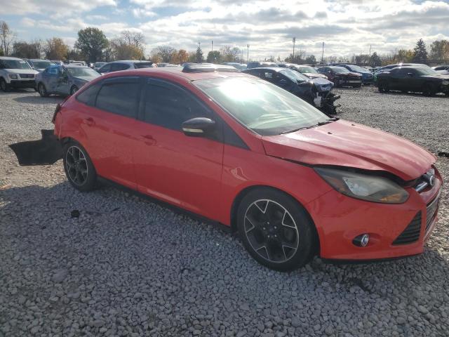  FORD FOCUS 2014 Красный