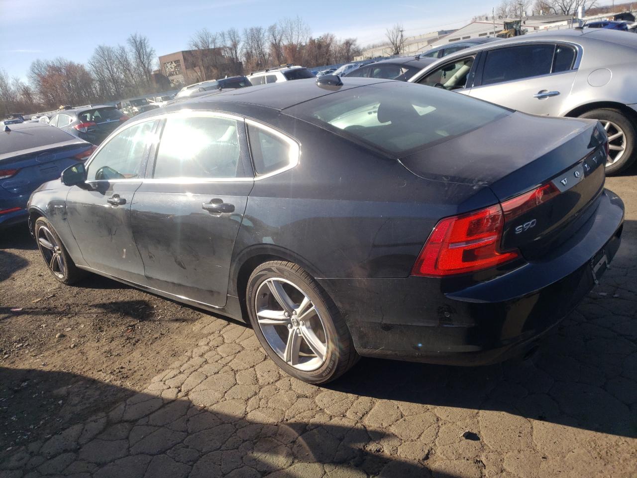 2018 Volvo S90 - Image 2