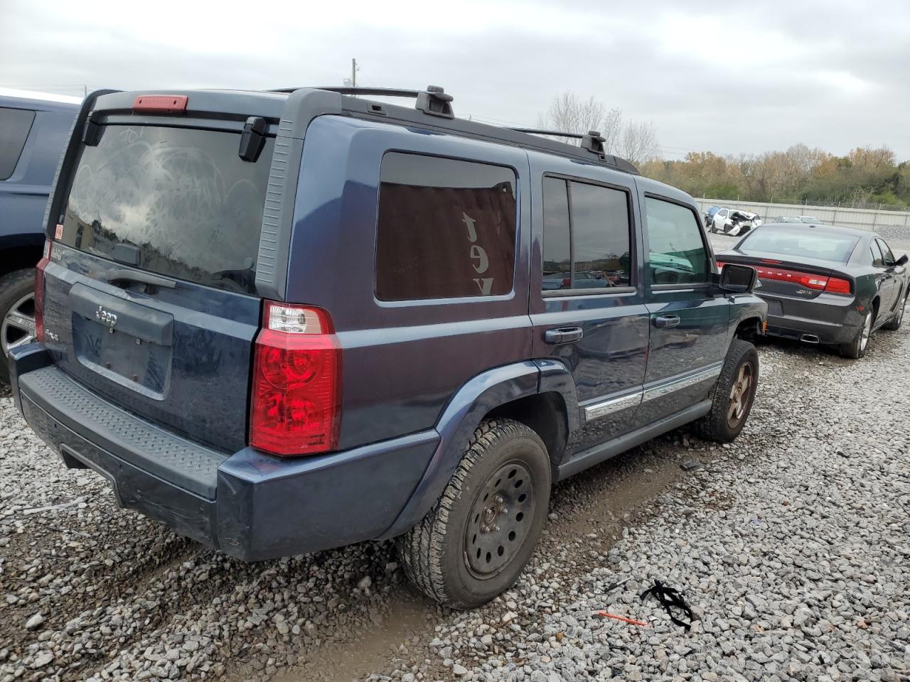 2010 Jeep Commander - Image 3