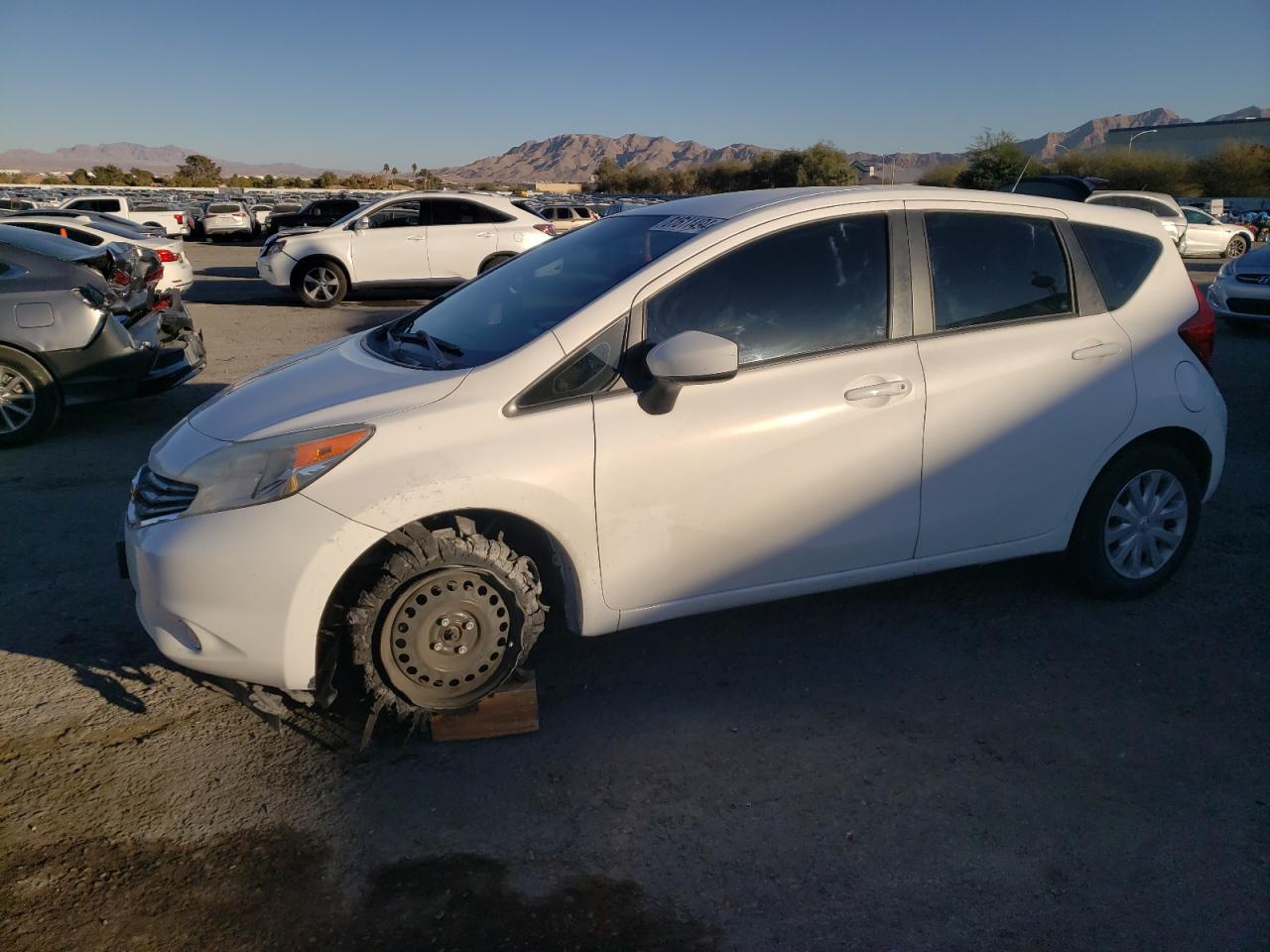 VIN 3N1CE2CP7GL365276 2016 NISSAN VERSA no.1