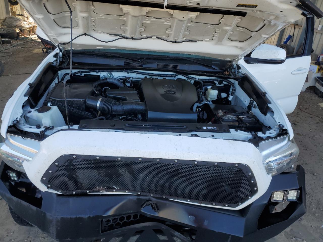 2016 Toyota Tacoma - Image 11
