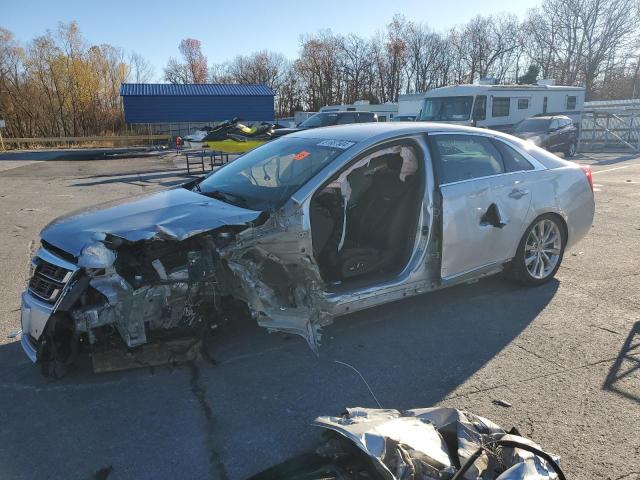 Sedans CADILLAC XTS 2016 Srebrny