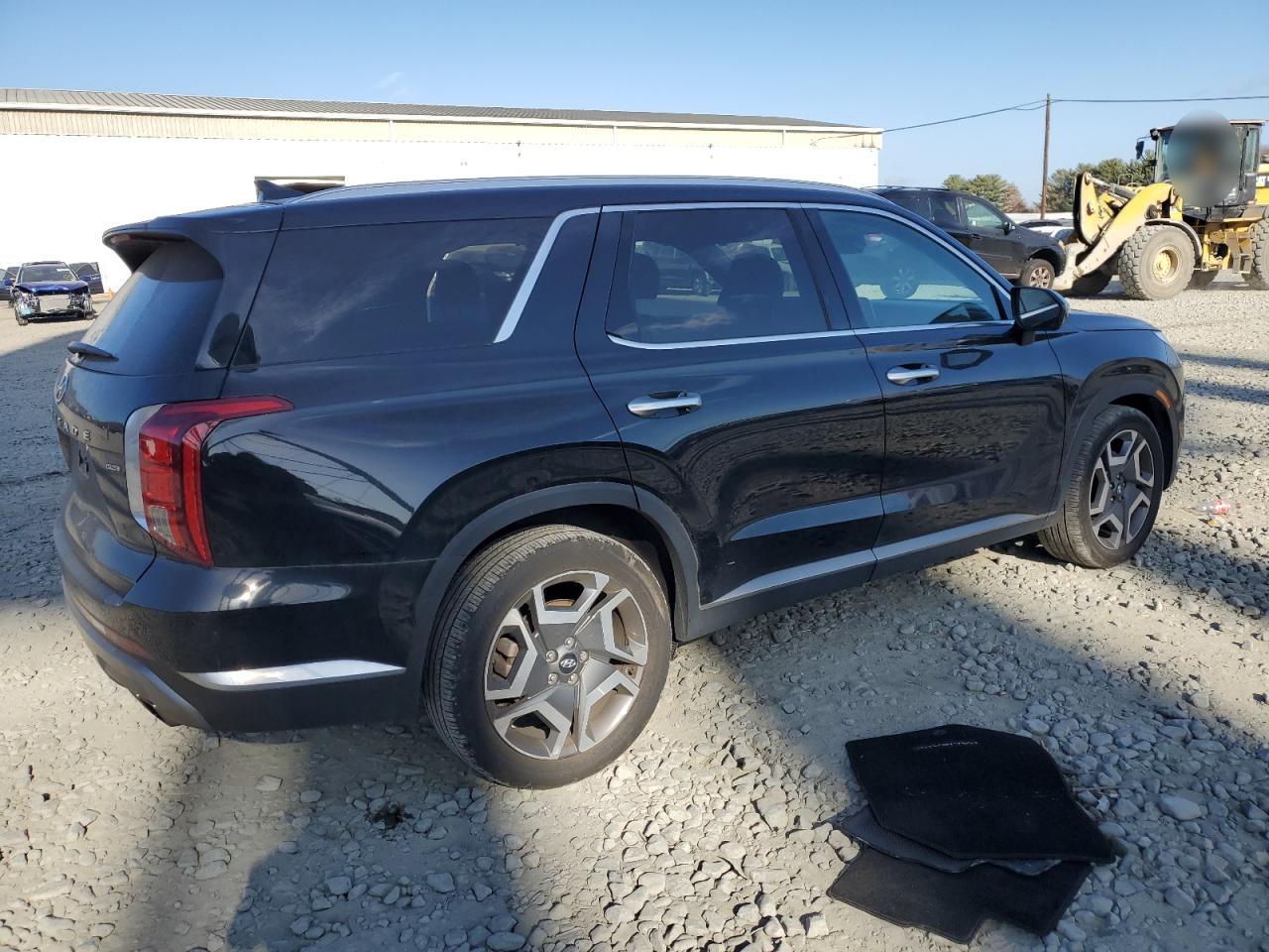 2023 Hyundai Palisade - Image 3