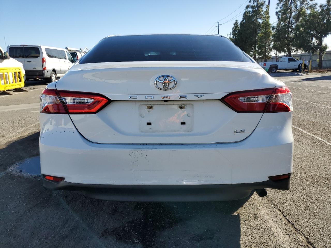 VIN JTNB11HK6J3024364 2018 TOYOTA CAMRY no.6