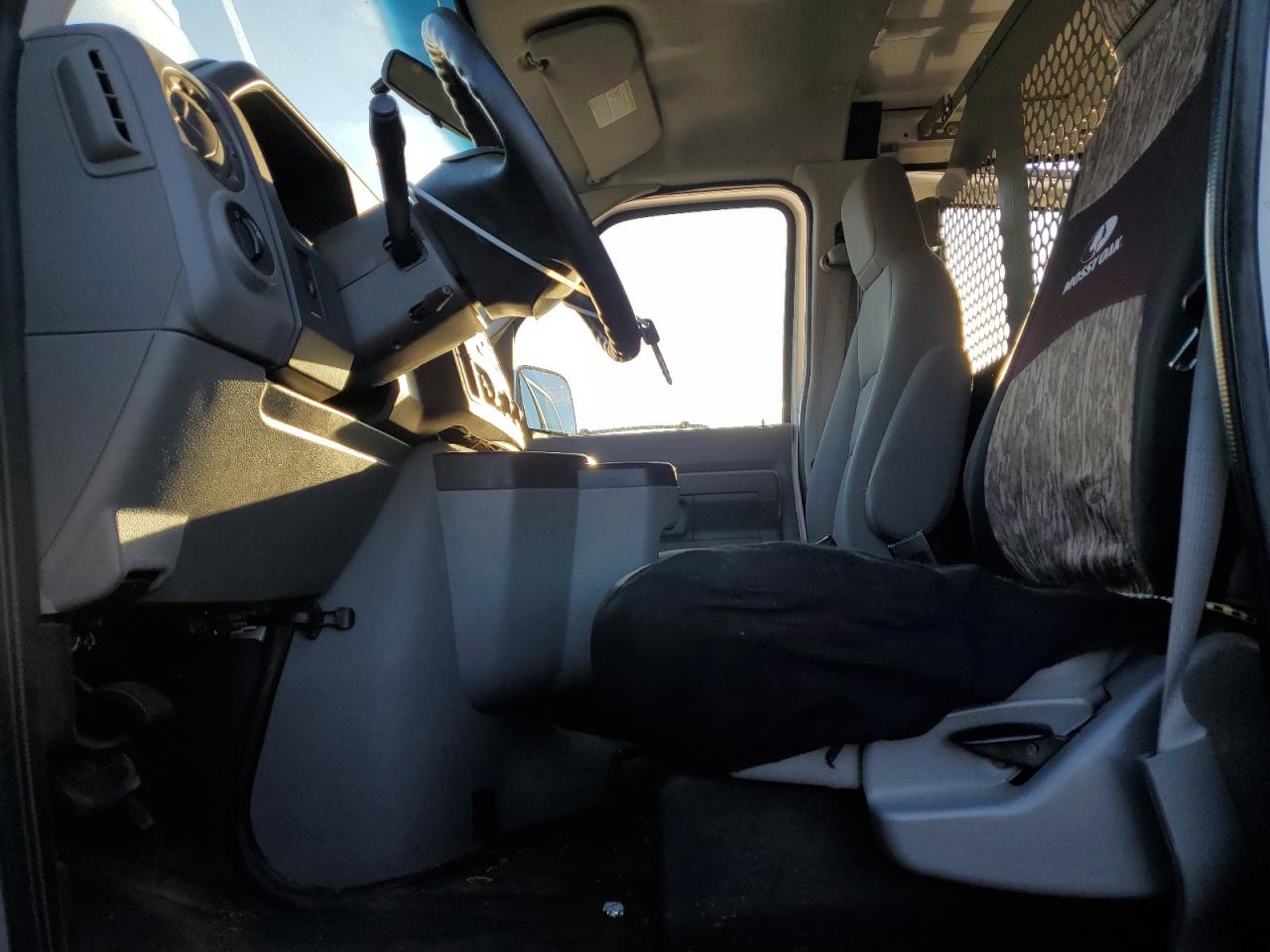 2009 Ford Econoline - Image 7