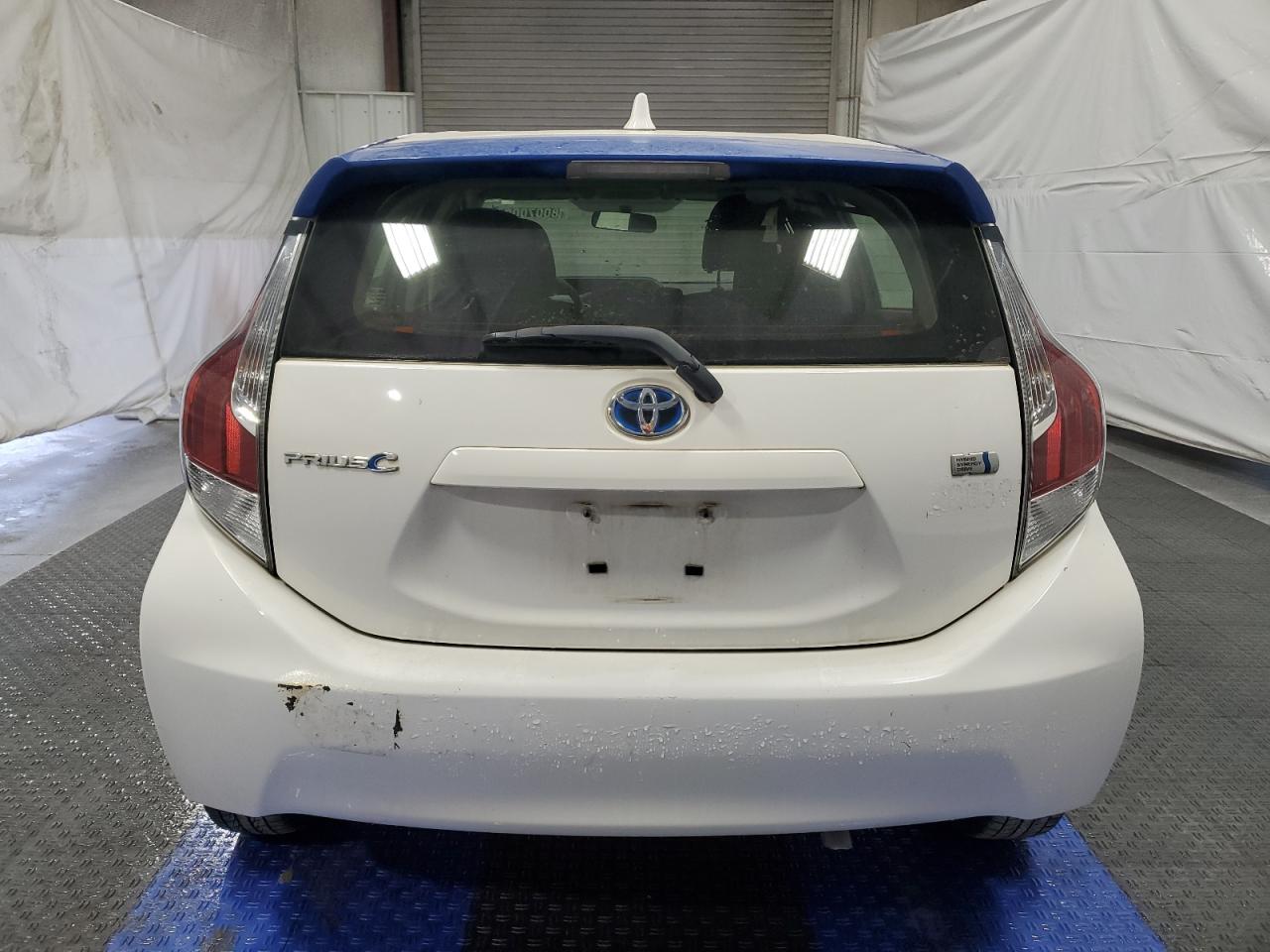 2016 Toyota Prius C VIN: JTDKDTB31G1121971 Lot: 80070004