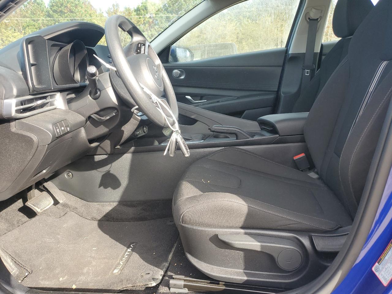 2023 Hyundai Elantra - Image 7