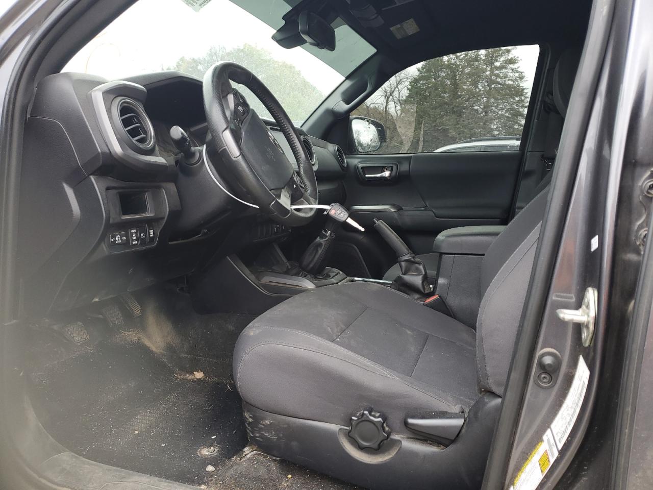 2019 Toyota Tacoma - Image 7