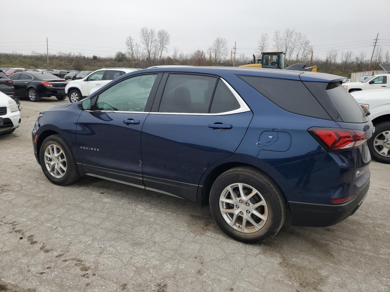 2022 Chevrolet Equinox - Image 2