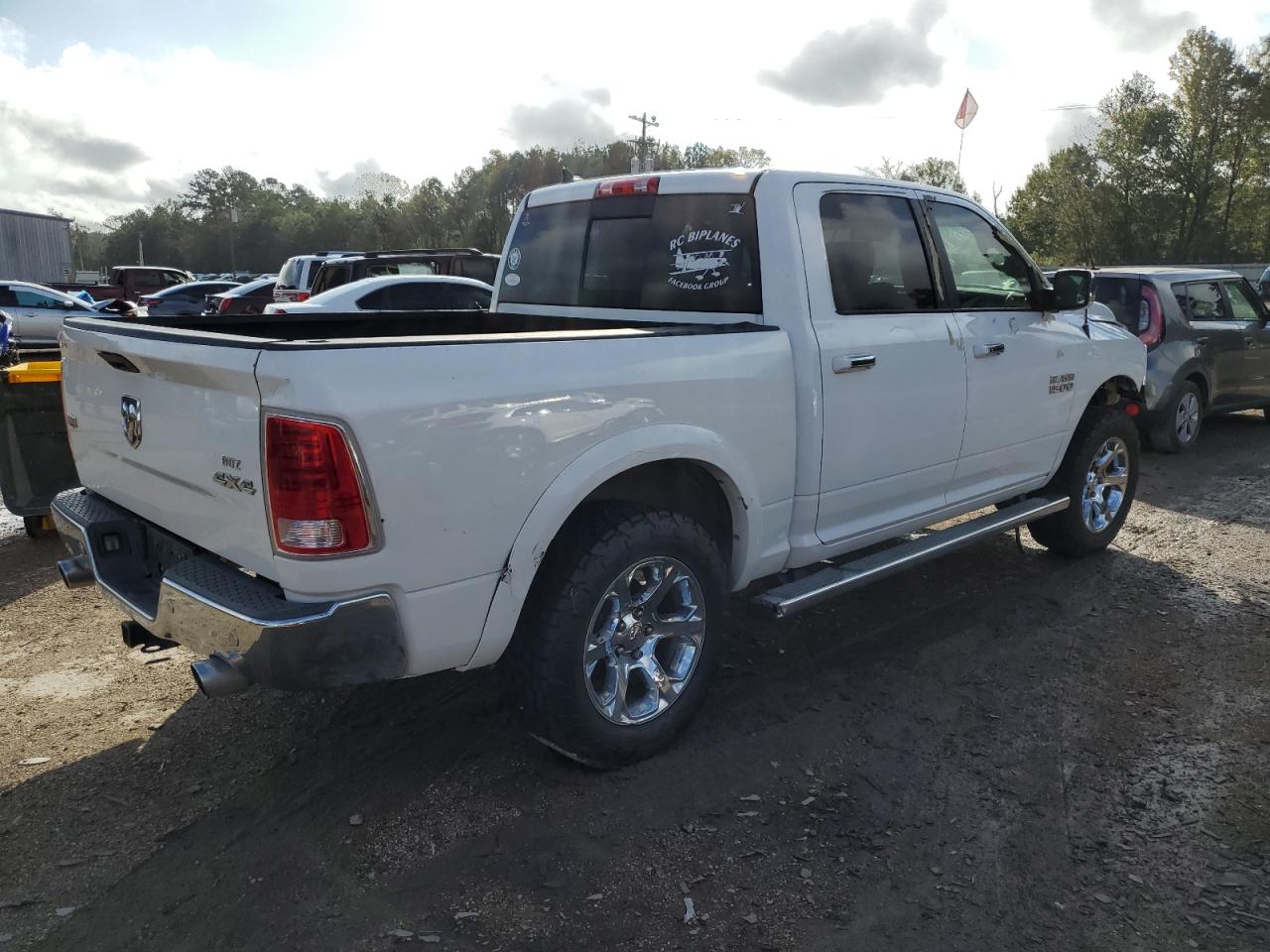 2015 RAM 1500 - Image 3