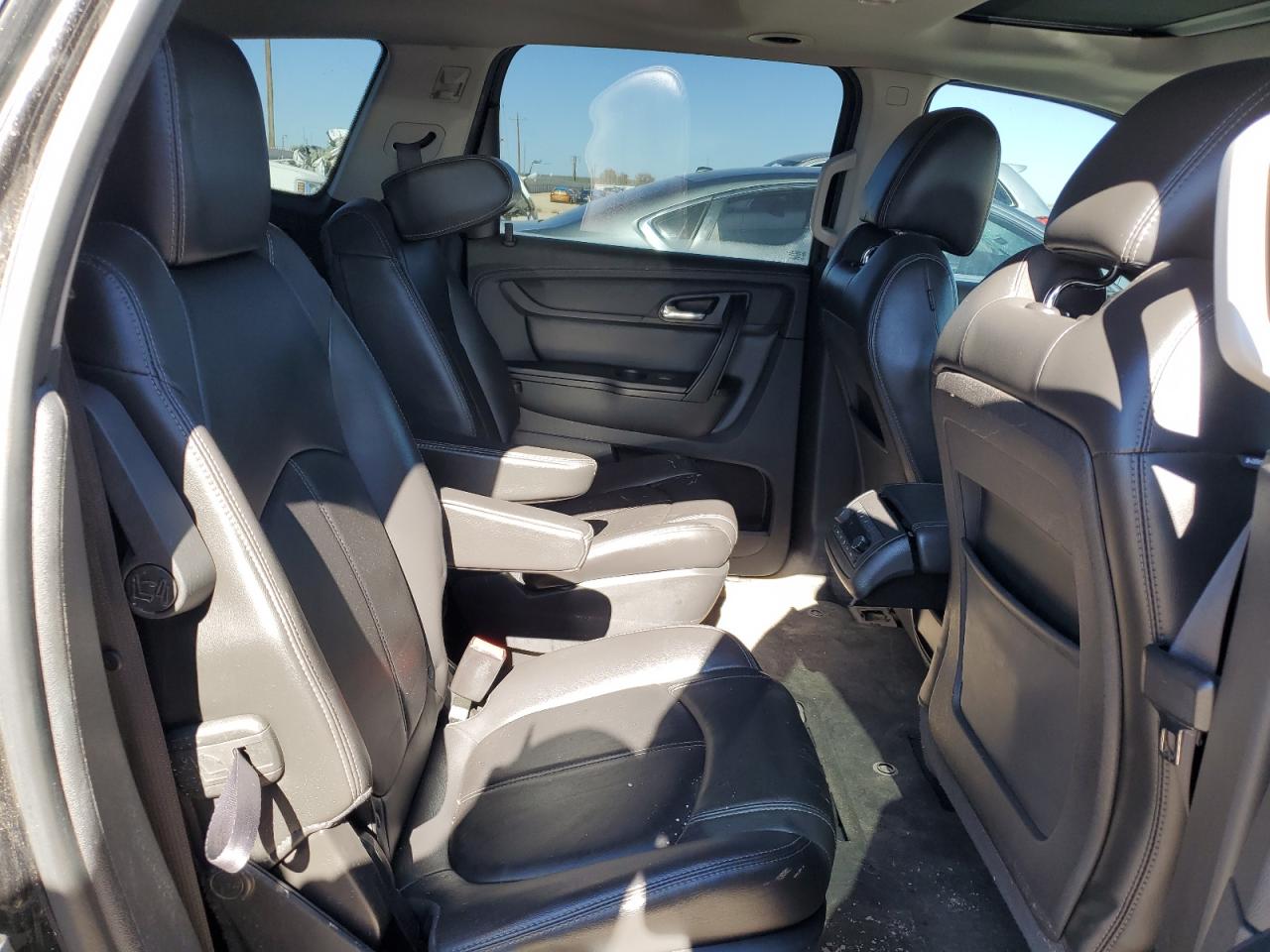 2016 Chevrolet Traverse - Image 11