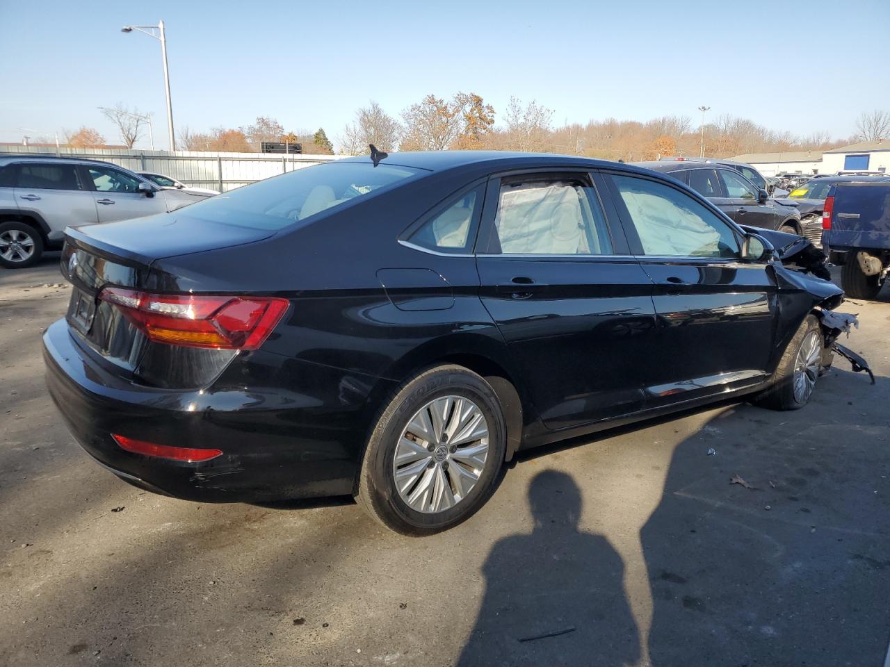 2019 Volkswagen Jetta - Image 3