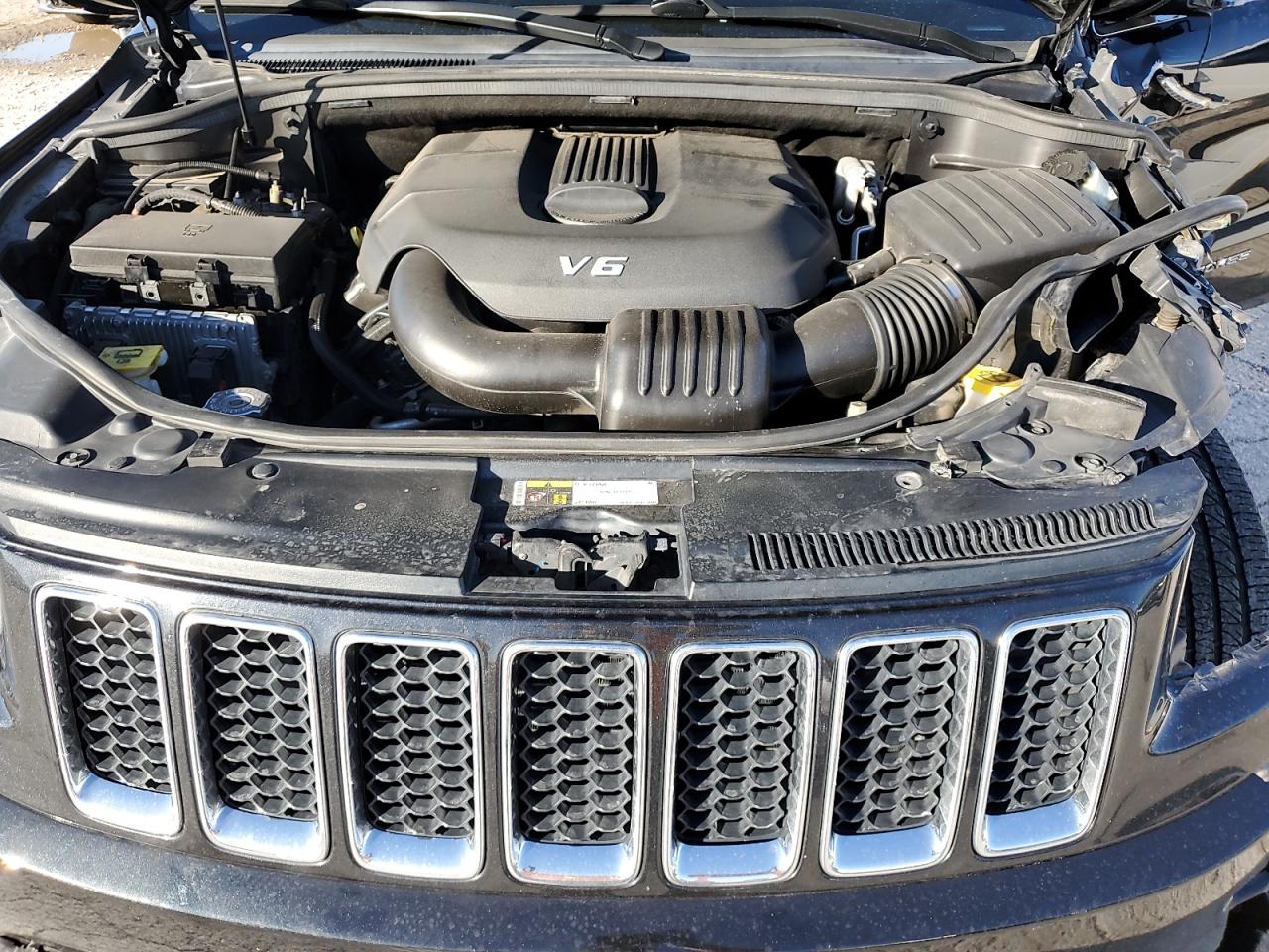 2015 Jeep Grand Cherokee - Image 12