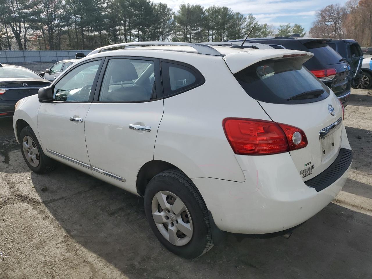 2014 Nissan Rogue - Image 2