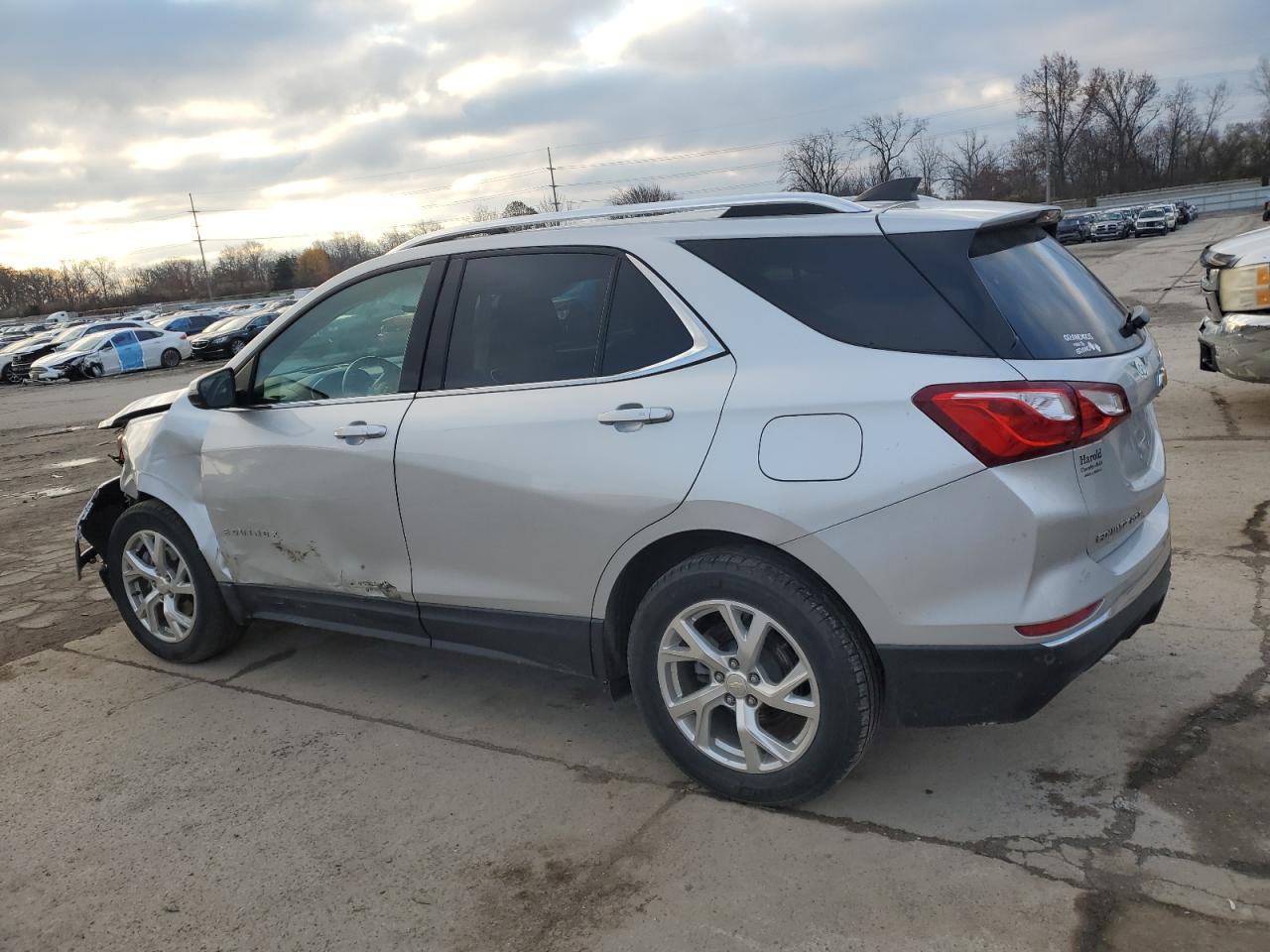 2018 Chevrolet Equinox - Image 2