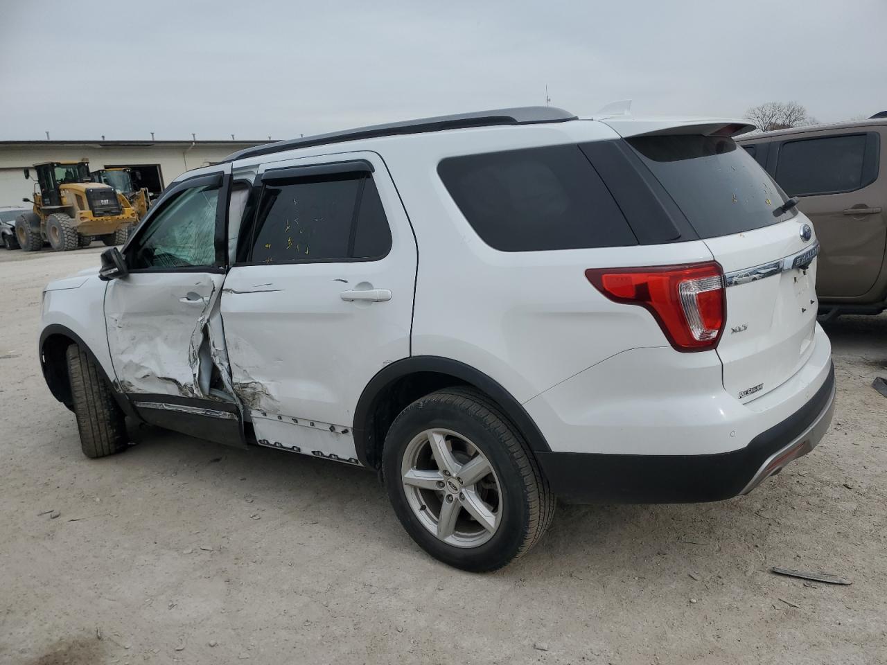 2017 Ford Explorer - Image 2