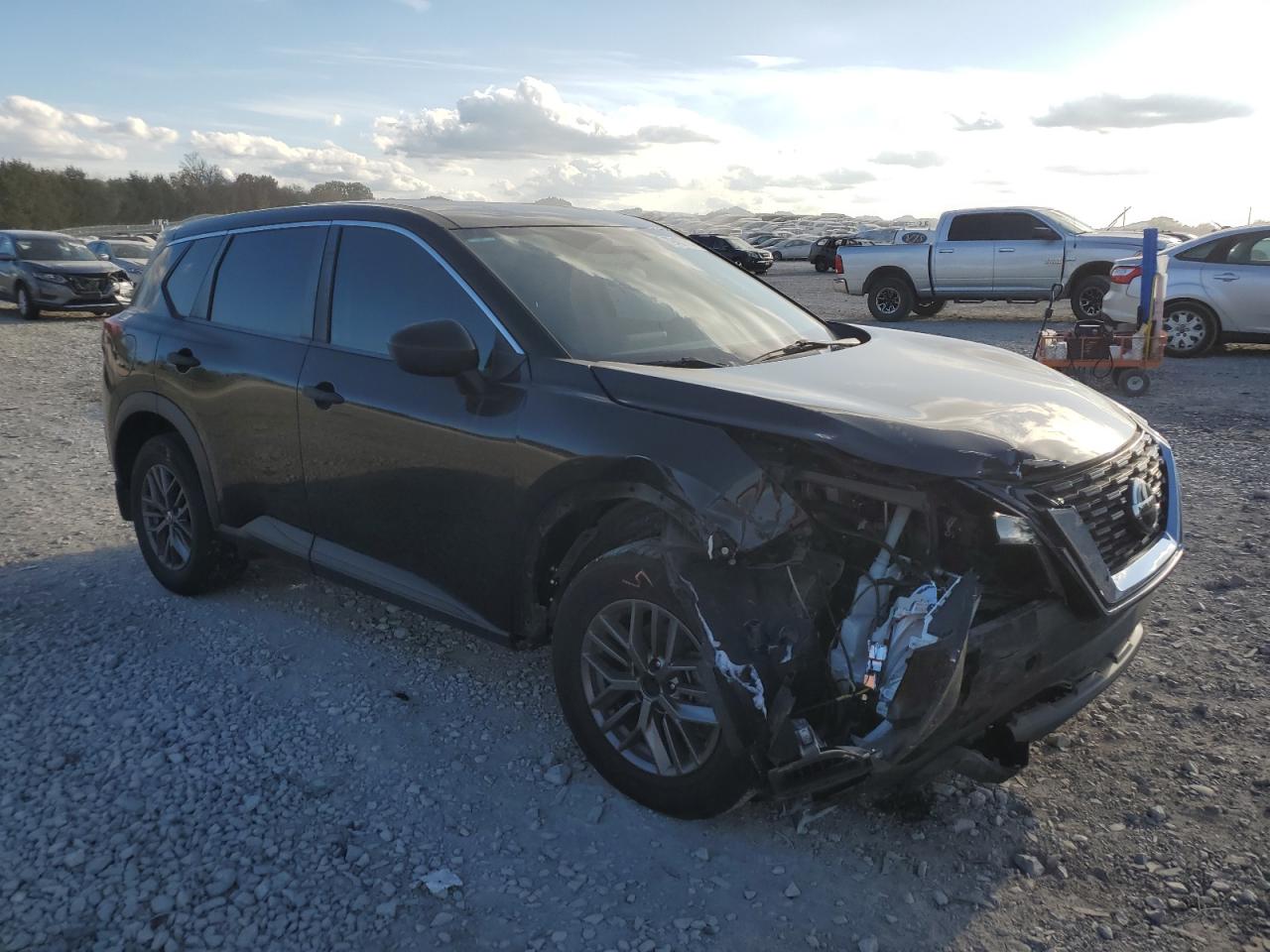 2021 Nissan Rogue - Image 4