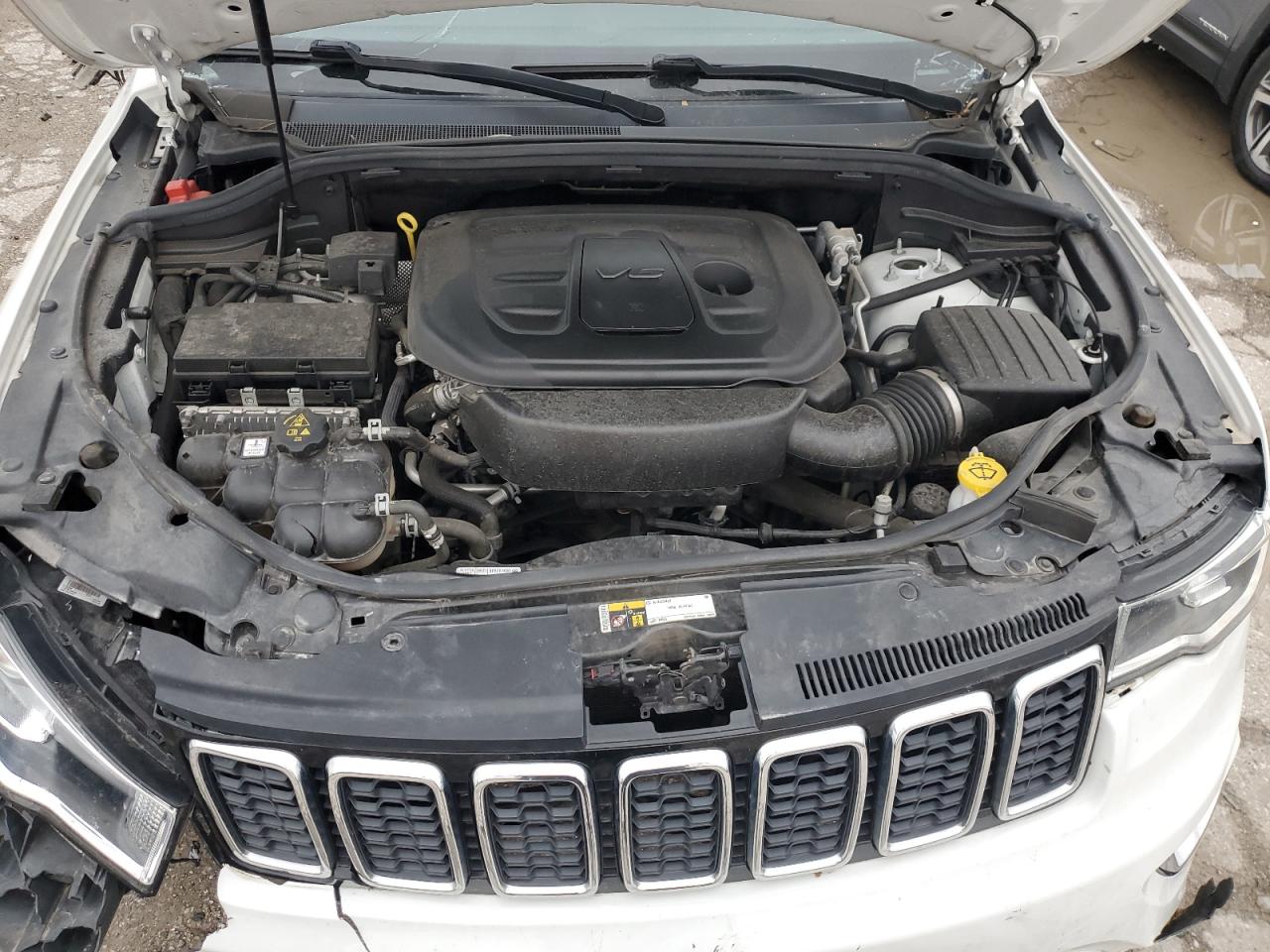 2019 Jeep Grand Cherokee - Image 13