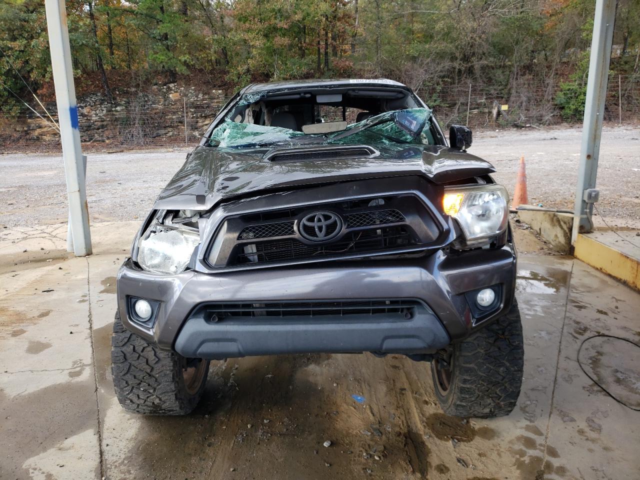 2014 Toyota Tacoma - Image 5
