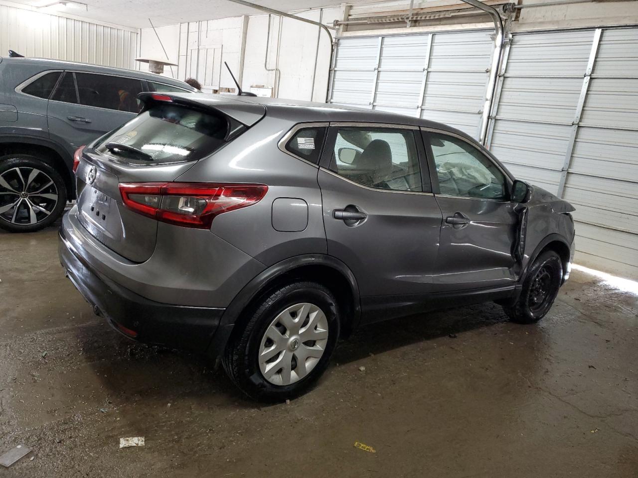 2020 Nissan Rogue - Image 3