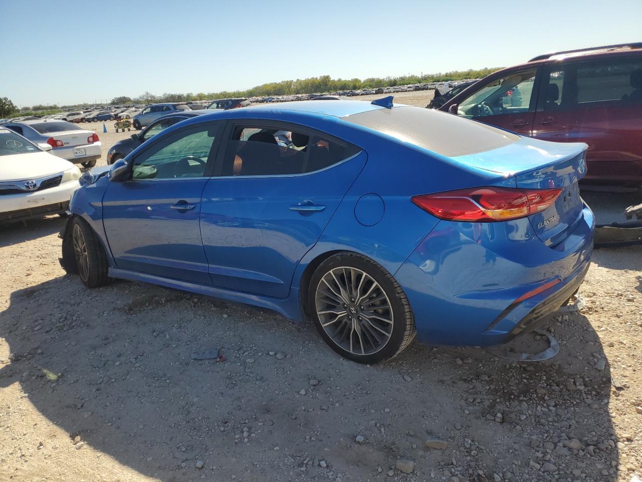 2018 Hyundai Elantra - Image 2