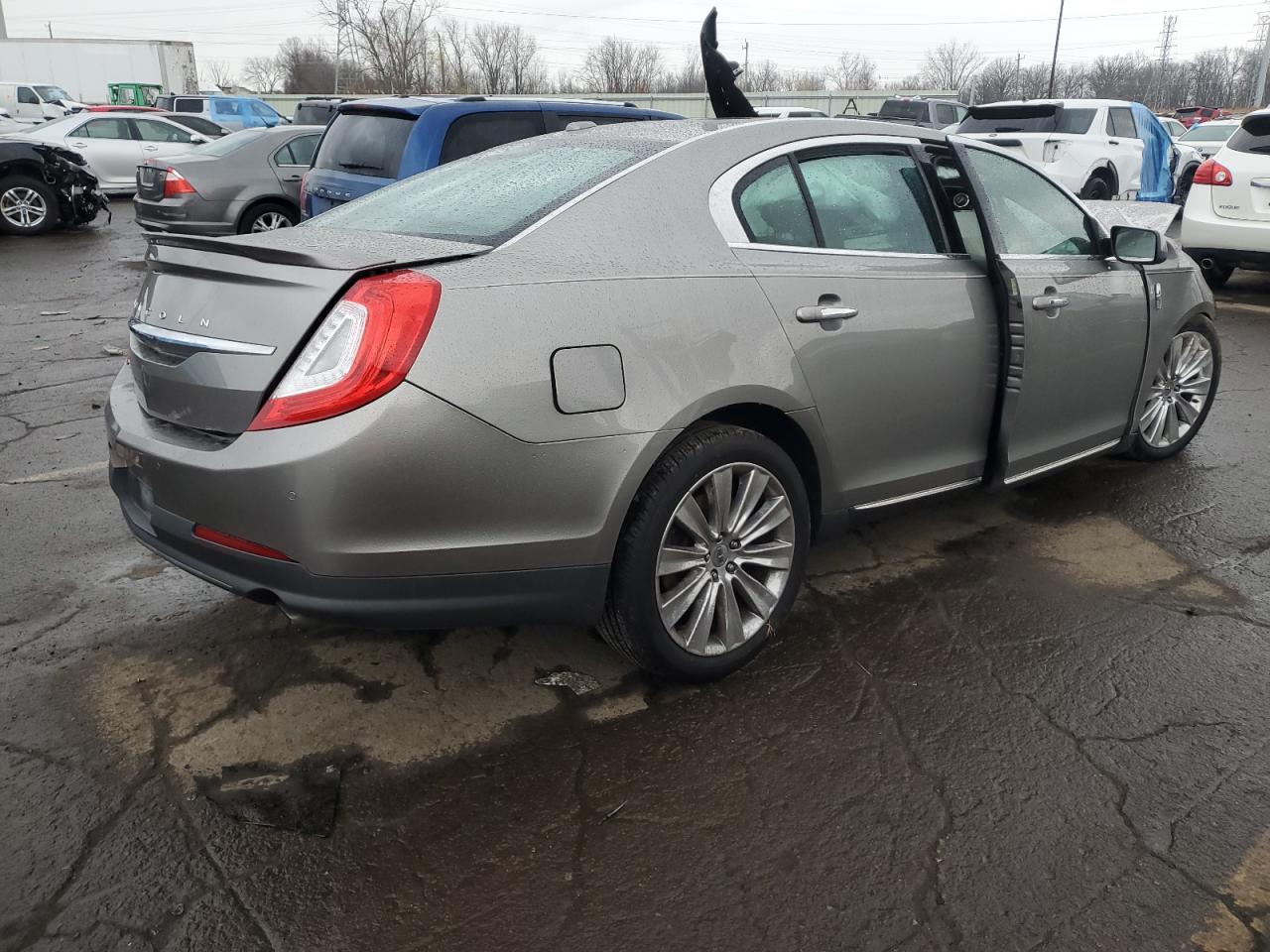 2016 Lincoln MKS - Image 3