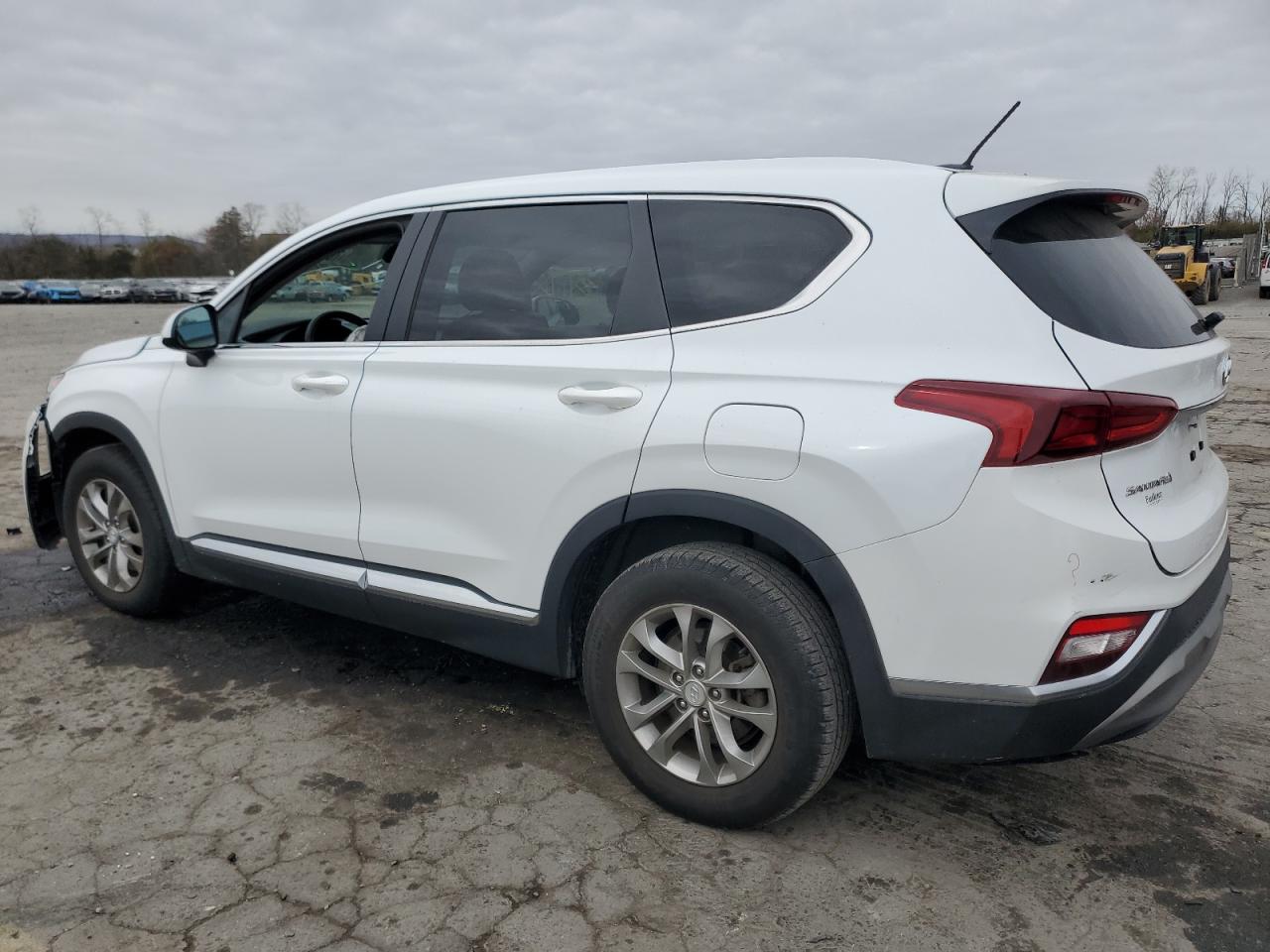 5NMS2CAD9KH114037 2019 HYUNDAI SANTA FE - Image 2