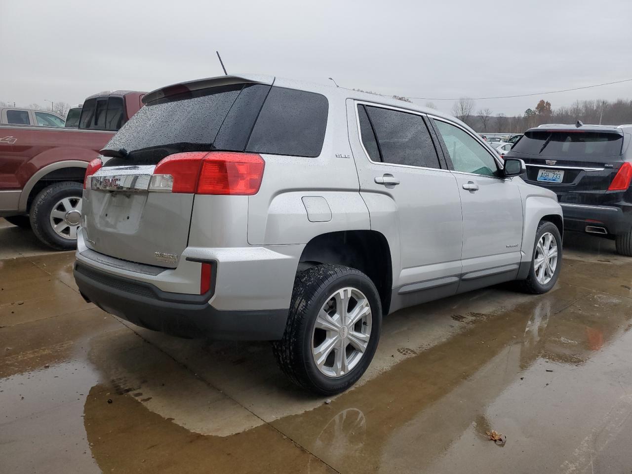 2017 GMC Terrain - Image 5