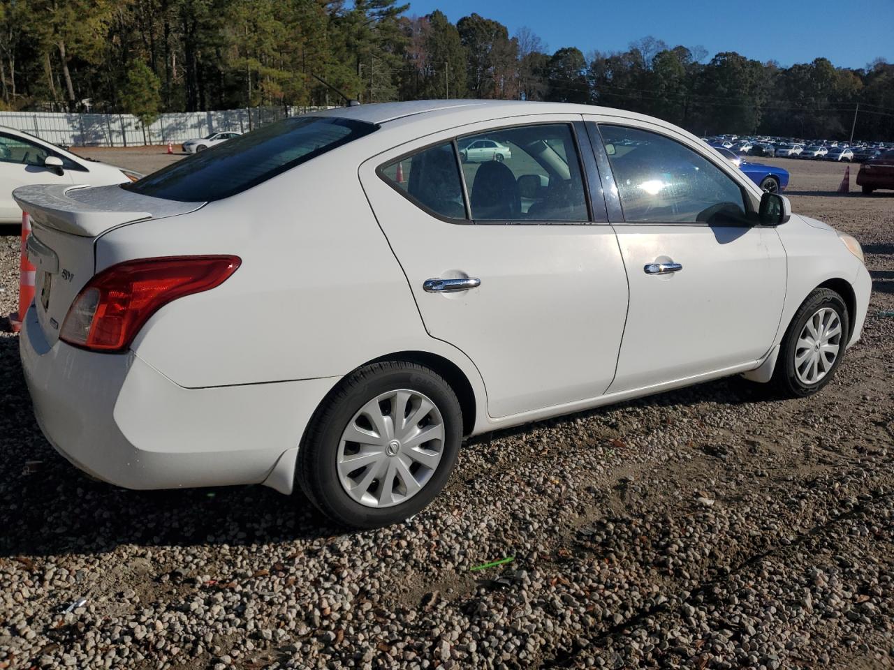 2014 Nissan Versa - Image 3