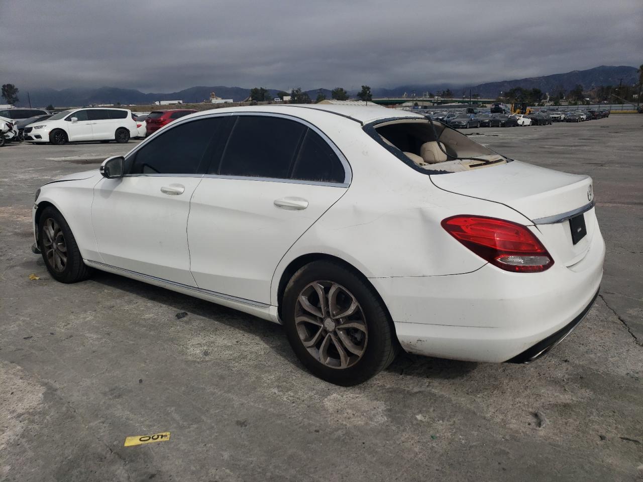 VIN 55SWF4JB1FU059289 2015 MERCEDES-BENZ C-CLASS no.2