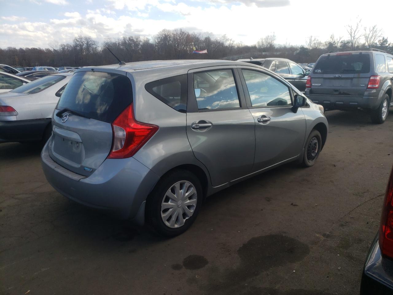 2015 Nissan Versa - Image 3