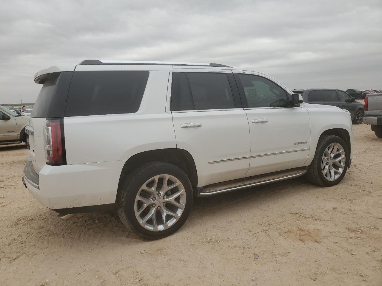 VIN 1GKS2CKJXJR339294 2018 GMC YUKON no.3