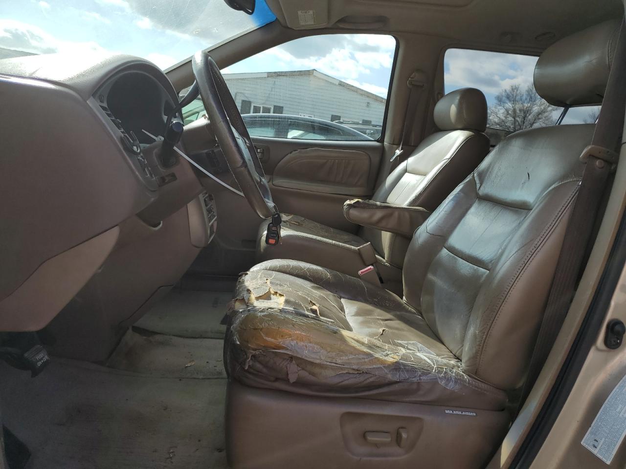 2002 Toyota Sienna - Image 7