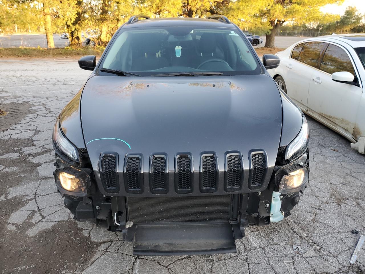 2016 Jeep Grand Cherokee - Image 5