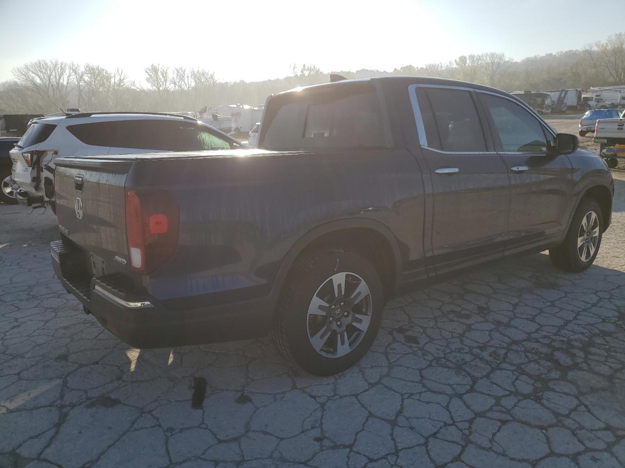 2019 Honda Ridgeline - Image 3