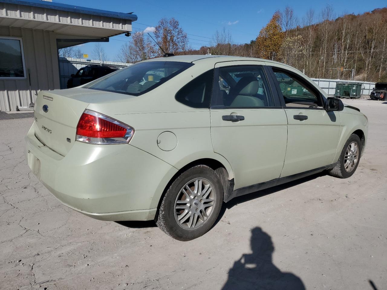 2010 Ford Focus - Image 3