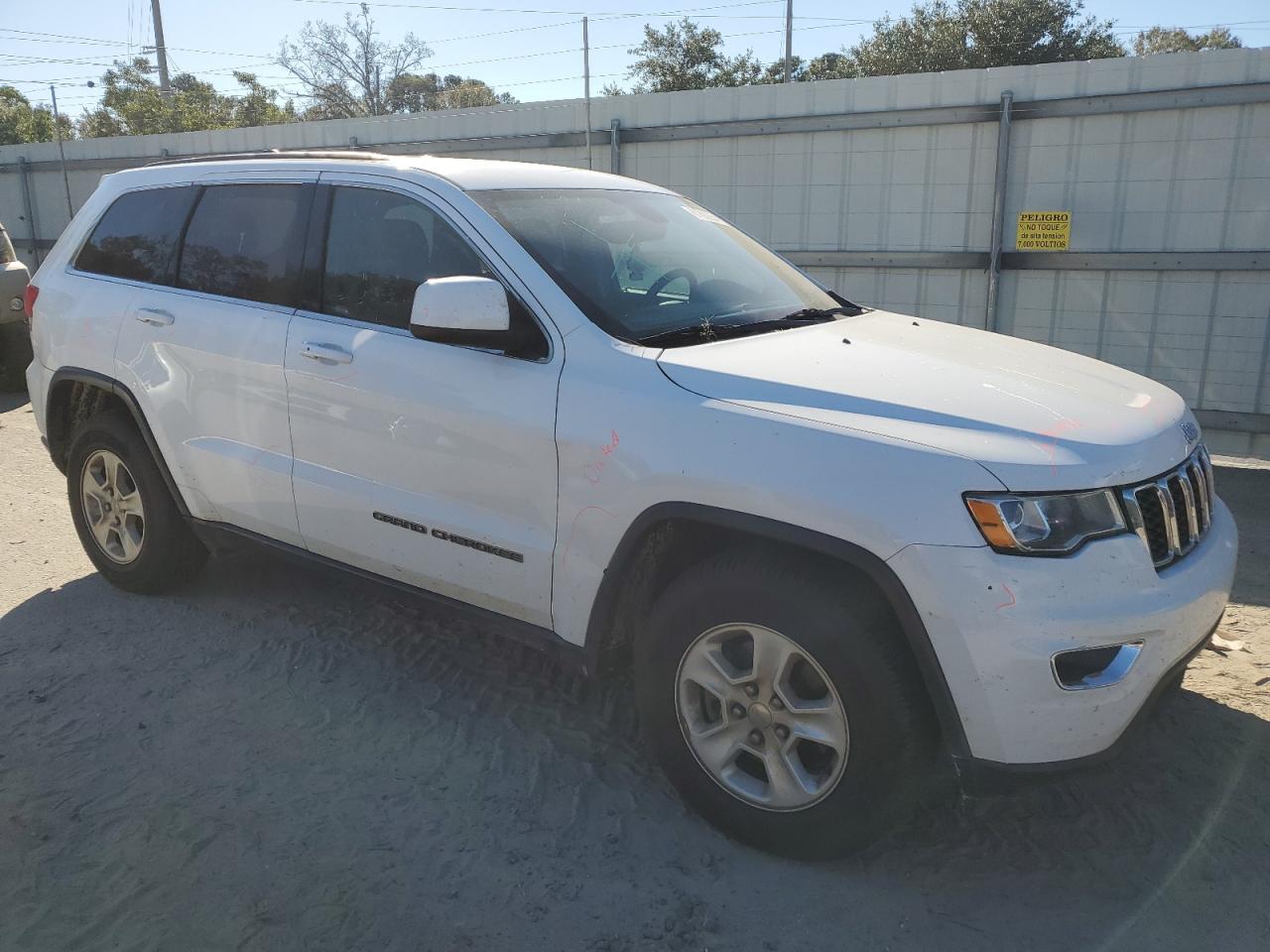 2017 Jeep Grand Cherokee - Image 4