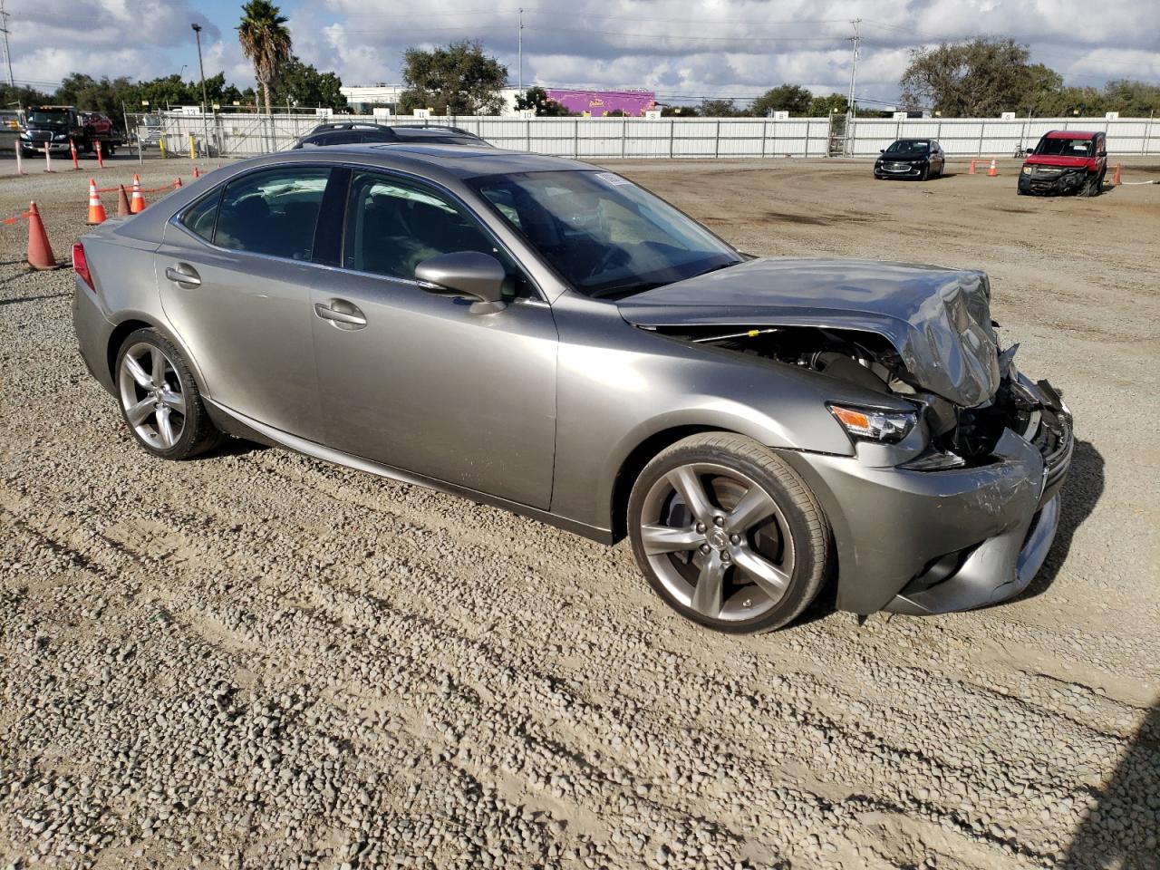 2014 Lexus IS - Image 4