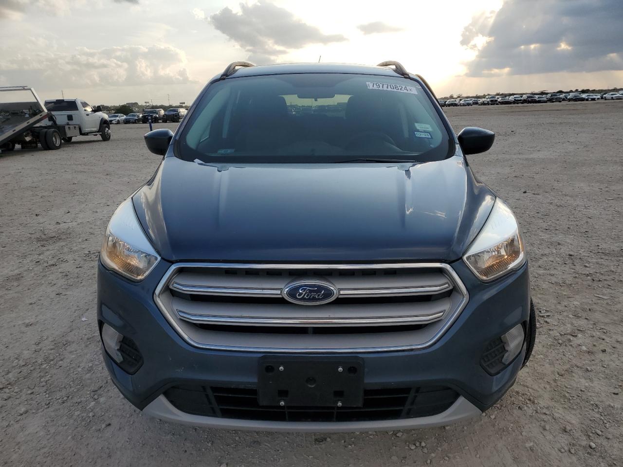 VIN 1FMCU0GD5JUA04657 2018 FORD ESCAPE no.5