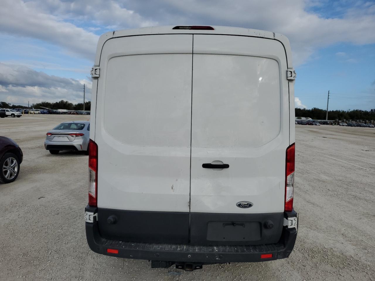 1FTSW2CG4FKB25642 2015 Ford Transit T-350