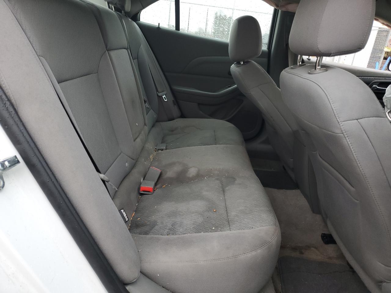 2015 Chevrolet Malibu - Image 11