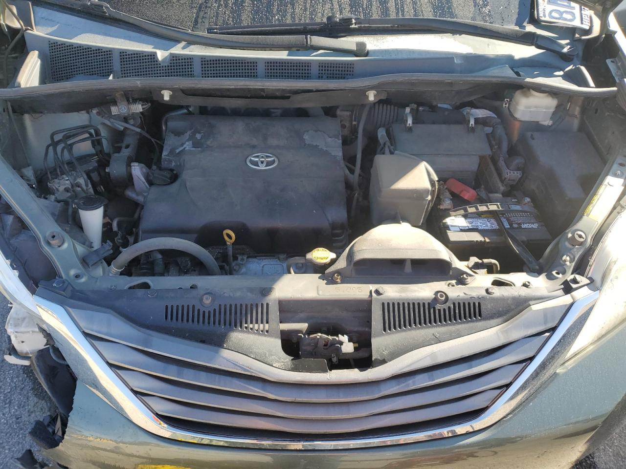 2011 Toyota Sienna - Image 14