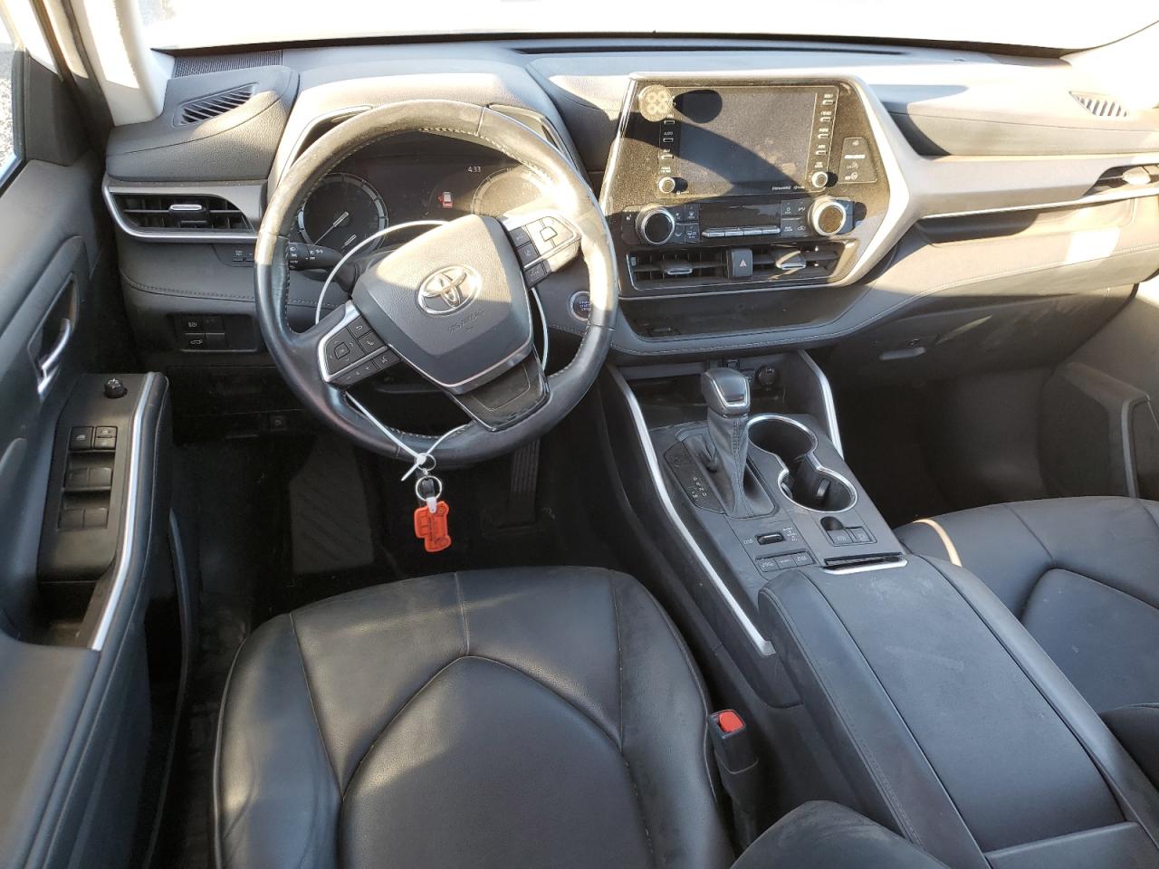 2021 Toyota Highlander - Image 8