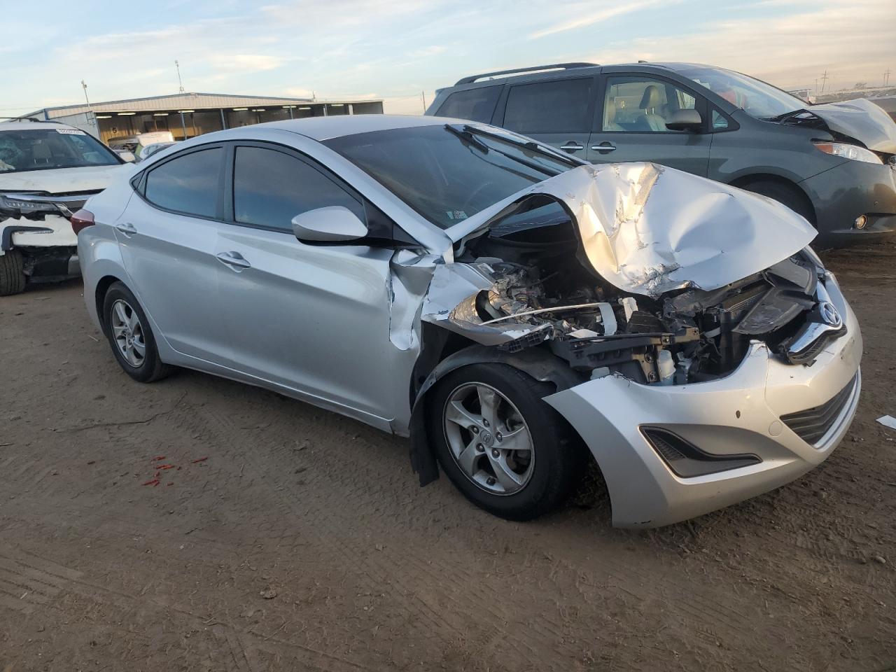 VIN KMHDH4AE2FU266340 2015 HYUNDAI ELANTRA no.4