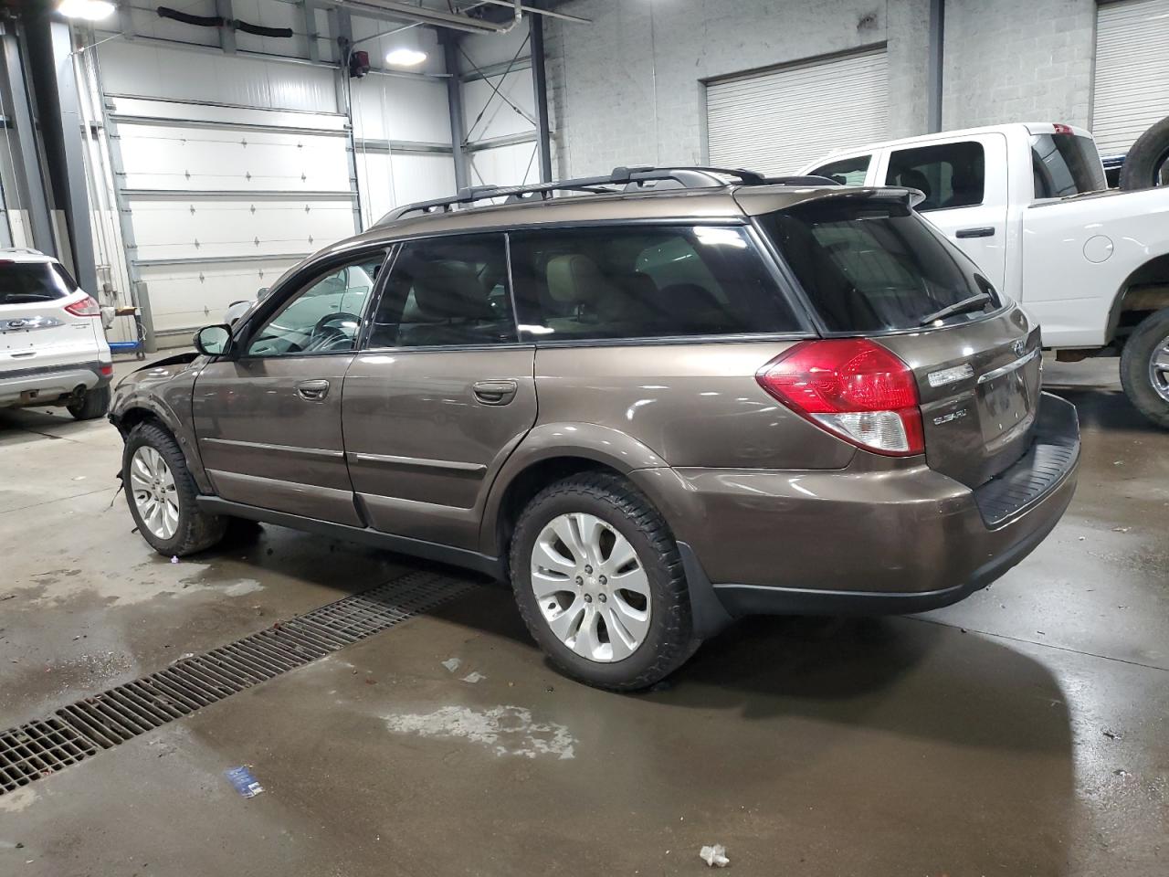 2009 Subaru Outback - Image 2