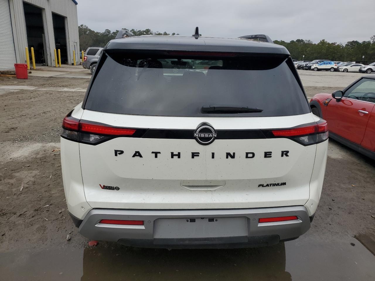2024 Nissan Pathfinder - Image 6