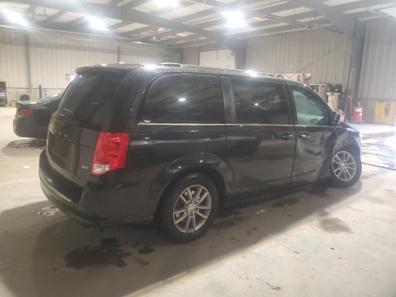 2020 Dodge Caravan - Image 3